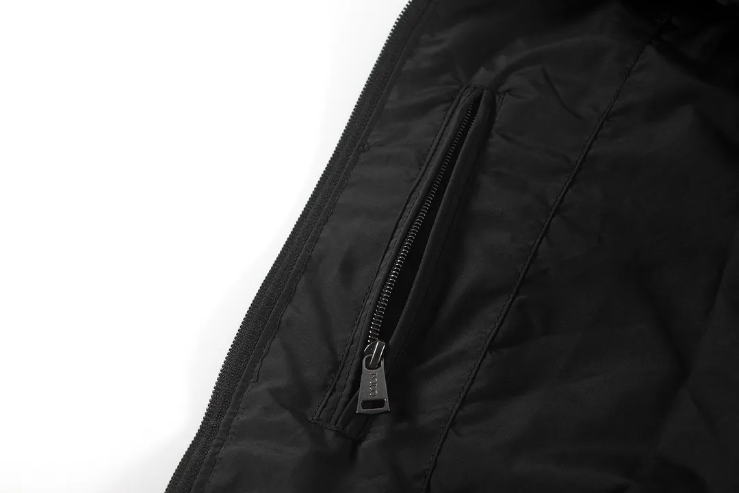 P316 Color: black/light card/off-white Size: S M L Customized two-color webbing strip on the back collar, with zippered side pockets inside ✅ - POLO brand zipper, genuine leather zipper piece, dark and light two-color buttons ✅ - RL25SS new jacket fabric is made of lightweight polyester fiber, windproof and waterproof, lighter, suitable for travel or daily outdoor sports, simple line design and wide and neat tailoring, unisex style for both men and women, good for commuting, classic and durable